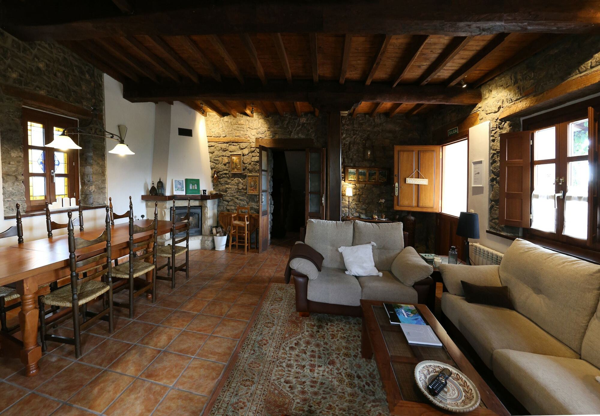 Casa De Aldea La Pumariega Hotell Caces Exteriör bild